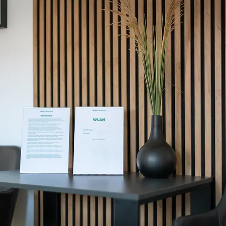 Homely-Apartment Manhattanart, Zentral, Parkplatz, Billard,Ps4, Dart, Balkon Bielefeld Exterior foto