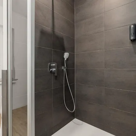 Homely-Apartment Manhattanart, Zentral, Parkplatz, Billard,Ps4, Dart, Balkon Bielefeld Exterior foto