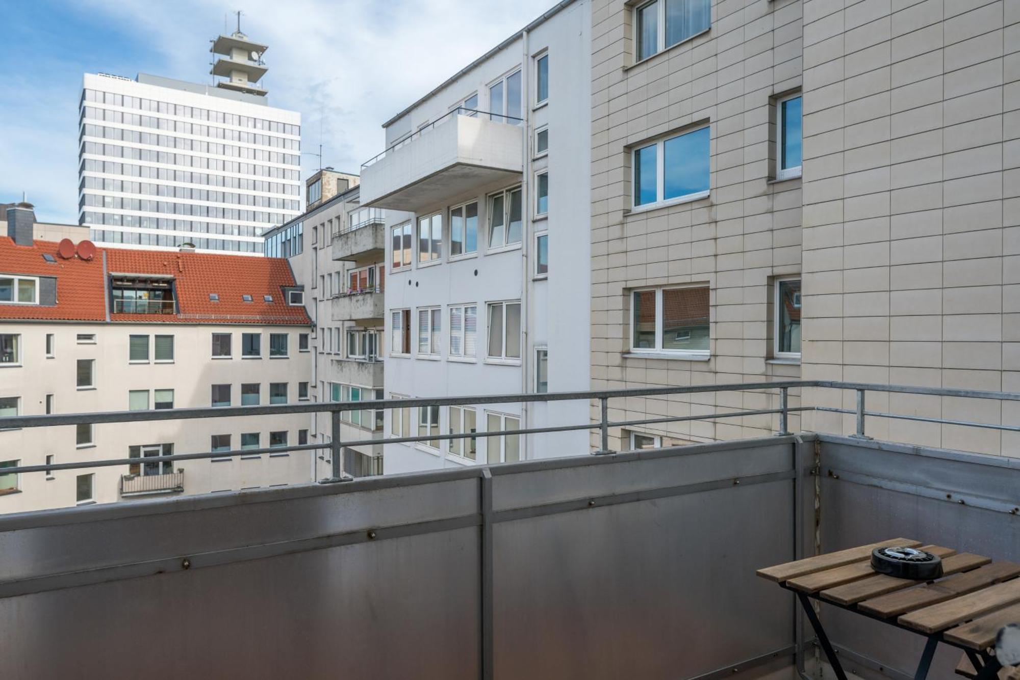 Homely-apartment Manhattanart, Zentral, Parkplatz, Billard,ps4, Dart, Balkon * Bielefeld