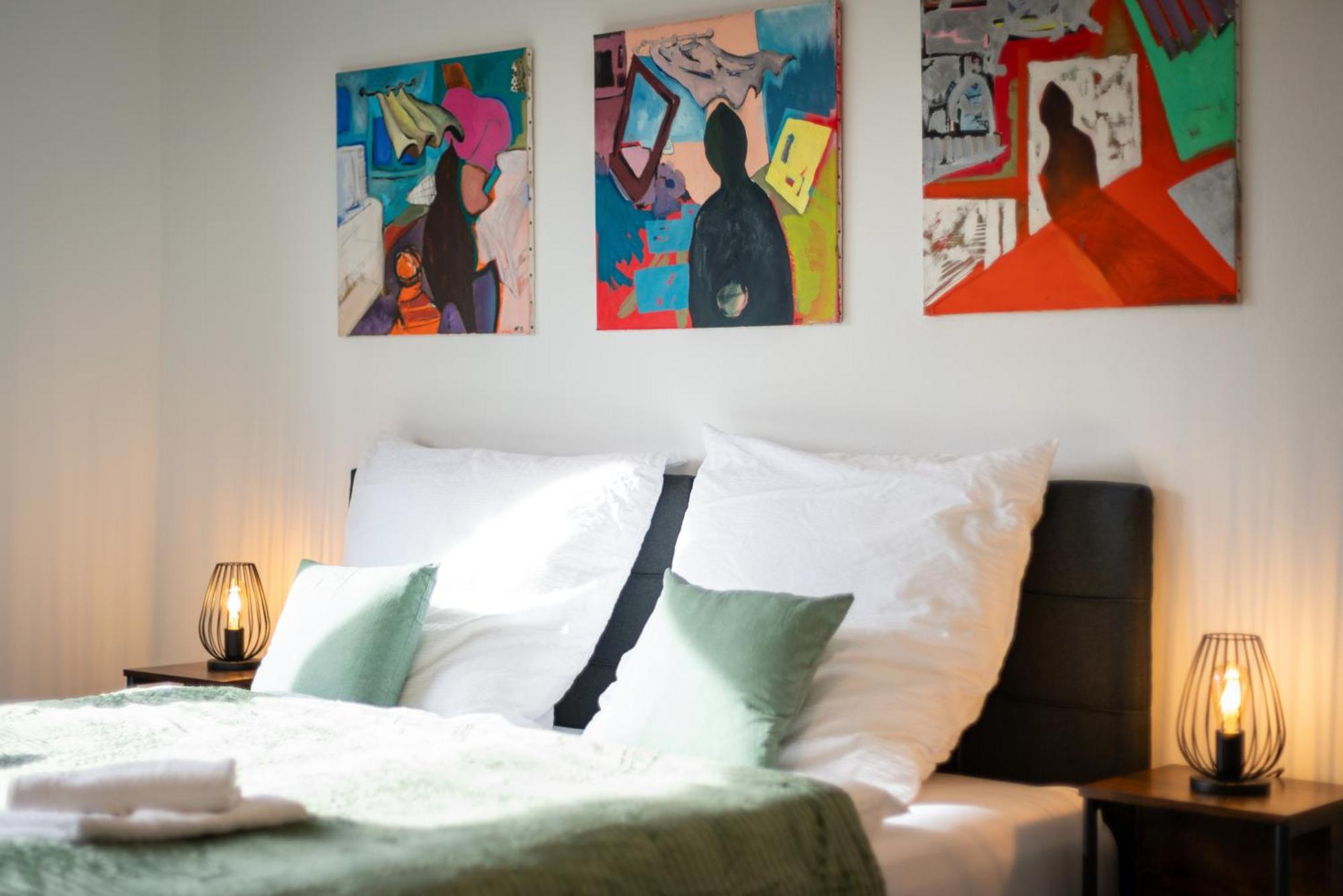 Homely-apartment Manhattanart, Zentral, Parkplatz, Billard,ps4, Dart, Balkon Apartament Bielefeld